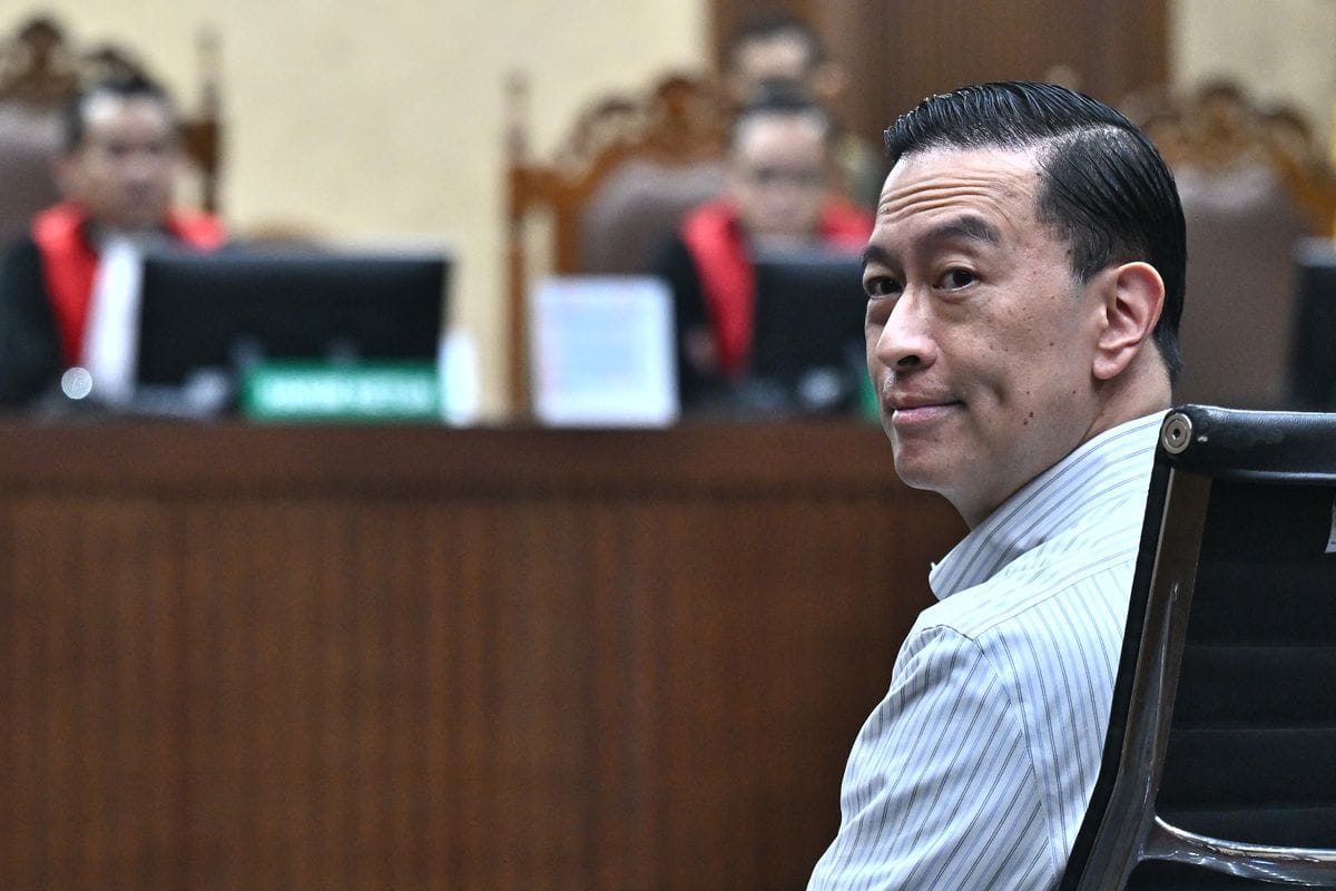 Tom Lembong dijatuhi hukuman 4,5 tahun penjara dalam kasus korupsi impor gula. Ini rincian fakta persidangan dan pertimbangan hakim.