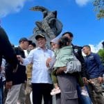 Patung Biawak Viral di Wonosobo Resmi Terdaftar Hak Cipta, Diharapkan Dongkrak Pariwisata Kepala Kemenkumham Jateng Serahkan Sertifikat kepada Bupati Wonosobo, Seniman Lokal Ungkap Rasa Bangga | Sumber gambar Kompas.com