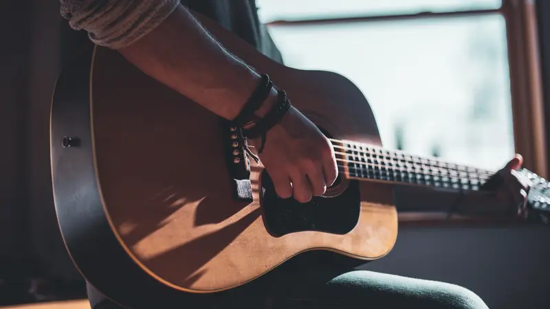 Temukan chord gitar favoritmu di Chordtela, situs lengkap dan mudah diakses bagi pemula hingga profesional. Update lagu setiap hari!