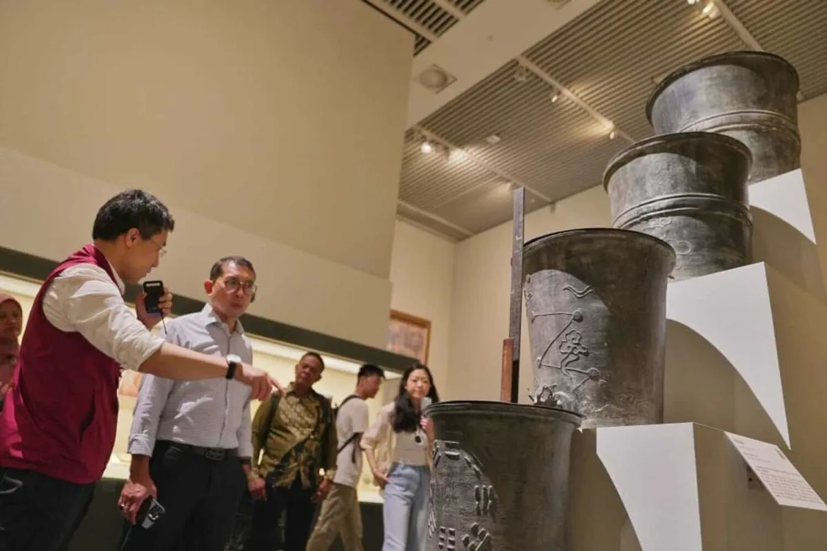 Menteri Kebudayaan (Menbud) Fadli Zon, dalam kunjungannya ke Museum Nasional Tiongkok (National Museum of China/NMC), Beijing. ANTARA/HO-Kementerian Kebudayaan.