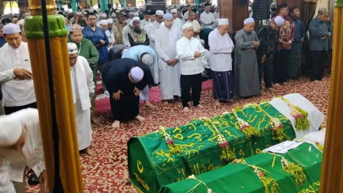 K.H. Husin Naparin Wafat, Ribuan Jemaah Hadiri Salat Jenazah di Masjid Jami Banjarmasin