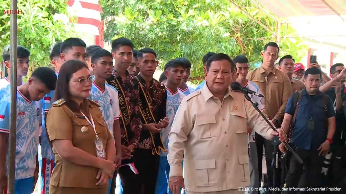 Kunjungi Miangas, Prabowo Janjikan Renovasi Sekolah dan Puskesmas