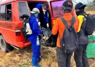 Proses evakuasi jenazah oleh tim SAR gabungan di wilayah pesisir Kalimantan Tengah