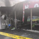 Polisi Menyita Senjata Tajam dan Panah Terkait Pembakaran Warung Mi Babi Aparat kepolisian mengamankan barang bukti senjata tajam terkait kasus pembakaran warung di Sukoharjo