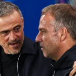 Paris Saint-Germain Tumbangkan Barcelona Melalui Strategi Taktis Menit Akhir yang Agresif Duel taktis antara pemain Paris Saint-Germain dan Barcelona di lapangan