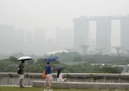 Gedung dan wilayah Singapura yang diselimuti kabut asap akibat kebakaran hutan dan lahan