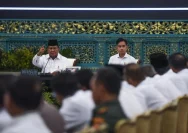 Grafik hasil survei Parameter Politik Indonesia mengenai tingkat kepuasan kinerja pemerintah Presiden Prabowo Subianto.