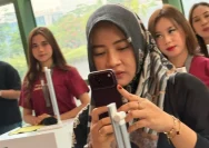 Hilda Febriyani pembeli pertama iPhone 18 Pro Max di acara iBox Jakarta