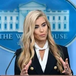 Katie Zacharia mendampingi Presiden AS Donald Trump di Gedung Putih