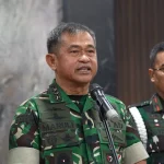 Kepala Staf Angkatan Darat Jenderal TNI Maruli Simanjuntak memberikan keterangan pers terkait disiplin prajurit.