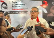 Ketua Harian PSI Ahmad Ali memberikan keterangan pers di Bogor