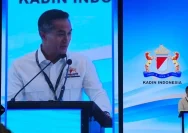 Ketua Umum Kadin Indonesia Anindya Novyan Bakrie saat memberikan keterangan pers terkait kondisi ekonomi nasional.