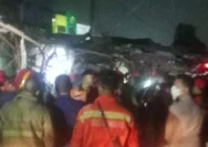 Kondisi bangunan ruko yang hancur akibat ledakan di Pasar Cimanggis Tangerang Selatan