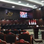 Mantan Ketua KPU Jelaskan Kronologi PKPU Syarat Ijazah Gibran di Sidang Mahkamah Konstitusi Mantan Ketua KPU Hasyim Asy'ari memberikan kesaksian dalam sidang sengketa di Mahkamah Konstitusi terkait syarat pencalonan