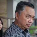 Mantan Wakil Menteri Luar Negeri Dino Patti Djalal memberikan tanggapan terkait isu pasar modal Indonesia dan Singapura
