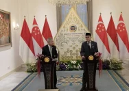 Menteri Luar Negeri RI Arrmanatha Nasir saat melakukan pertemuan bilateral dengan Menlu Singapura Vivian Balakrishnan di