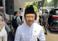Menteri Sosial Saifullah Yusuf memberikan keterangan pers terkait pemutakhiran data penerima bantuan sosial.