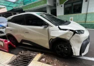 Mobil listrik BYD mengalami kecelakaan di Blok M Jakarta Selatan