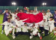 Para pemain Timnas Indonesia U-15 bersiap menghadapi laga babak 32 besar Tier C