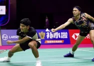 Pasangan ganda putra Indonesia Fajar Alfian dan Muhammad Shohibul Fikri saat bertanding di lapangan