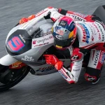 Pebalap Moto3 bersaing ketat dalam sesi practice di Sirkuit Mandalika
