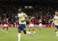 Pemain Arsenal merayakan gol penentu ke gawang Nottingham Forest di The City Ground