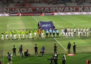 Pemain Borneo FC merayakan gol dalam pertandingan AFC Challenge League melawan Tainan City