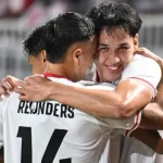 Pemain Timnas Indonesia dalam sesi latihan di lapangan sepak bola