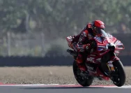 Pembalap Ducati Marc Marquez memacu motornya dalam sesi Sprint Race MotoGP Australia di Sirkuit Phillip Island