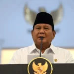 Presiden Prabowo Instruksikan Penanganan Cepat Kebakaran Hutan di Kalimantan dan Sumatera Petugas gabungan sedang berusaha memadamkan kebakaran hutan dan lahan di area terdampak.