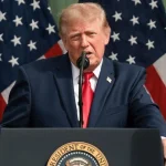 Donald Trump Serukan Volodymyr Zelensky Mundur dari Jabatan Presiden Ukraina Segera Presiden Amerika Serikat Donald Trump saat memberikan pernyataan di Gedung Putih