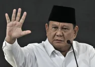 Presiden Prabowo Subianto memberikan instruksi terkait kajian UU Tipikor di Istana Kepresidenan Jakarta.