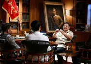 Presiden Prabowo Subianto menggelar pertemuan dengan pimpinan Badan Komunikasi Pemerintah di kediamannya