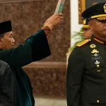 Presiden Prabowo Subianto Resmi Melantik Jenderal Tandyo Budi Revita Sebagai KSAD Baru Presiden Prabowo Subianto saat melantik Jenderal Tandyo Budi Revita sebagai KSAD baru