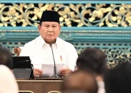 Presiden Prabowo Subianto saat memimpin rapat kabinet