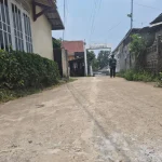 Pengembang Zenitparc Depok Siap Beli Lahan Akses Jalan Warga Usai Konflik Suasana lokasi perumahan dan akses jalan di Depok