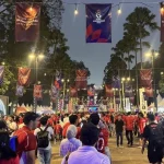 Suasana suporter memadati area Stadion Utama Gelora Bung Karno