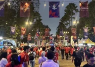 Suasana suporter memadati area Stadion Utama Gelora Bung Karno