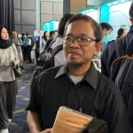 Syarif pencari kerja berusia 47 tahun saat mendatangi bursa kerja di Smesco Jakarta Selatan