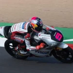 Veda Ega Pratama saat beraksi di lintasan balap Moto3