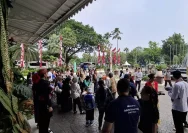 Warga berkunjung ke Balai Kota Jakarta dalam agenda program Namu Balai Kota